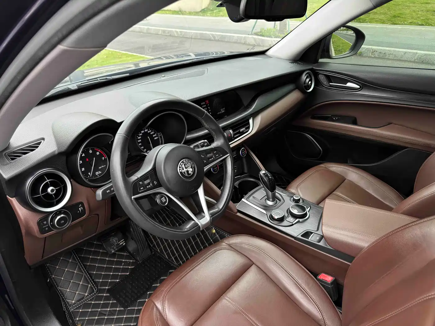 Alfa Romeo Stelvio 2018 2017 2.0T 200HP Elite
