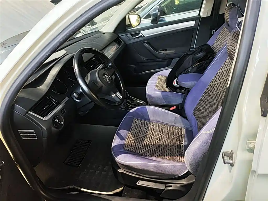 Volkswagen Bora 2015 Quality Edition 1.6L Automatic Fashion фото 15