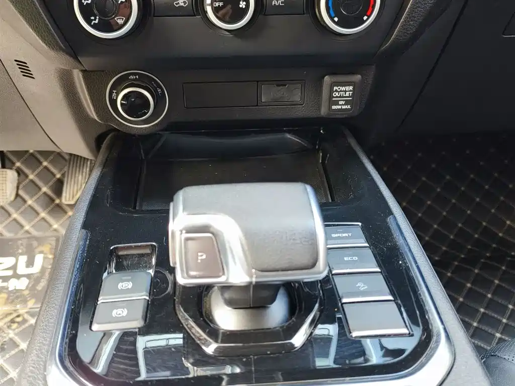 Isuzu Lingtuo 2024 2023 2.5T Automatic 2WD Diesel Standard Wheelbase Lingdong Edition