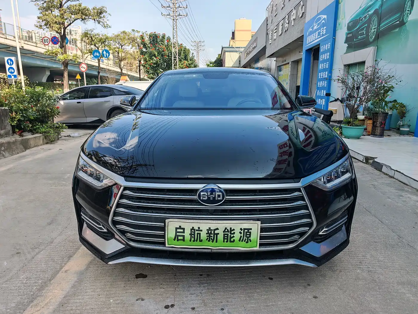 BYD E9