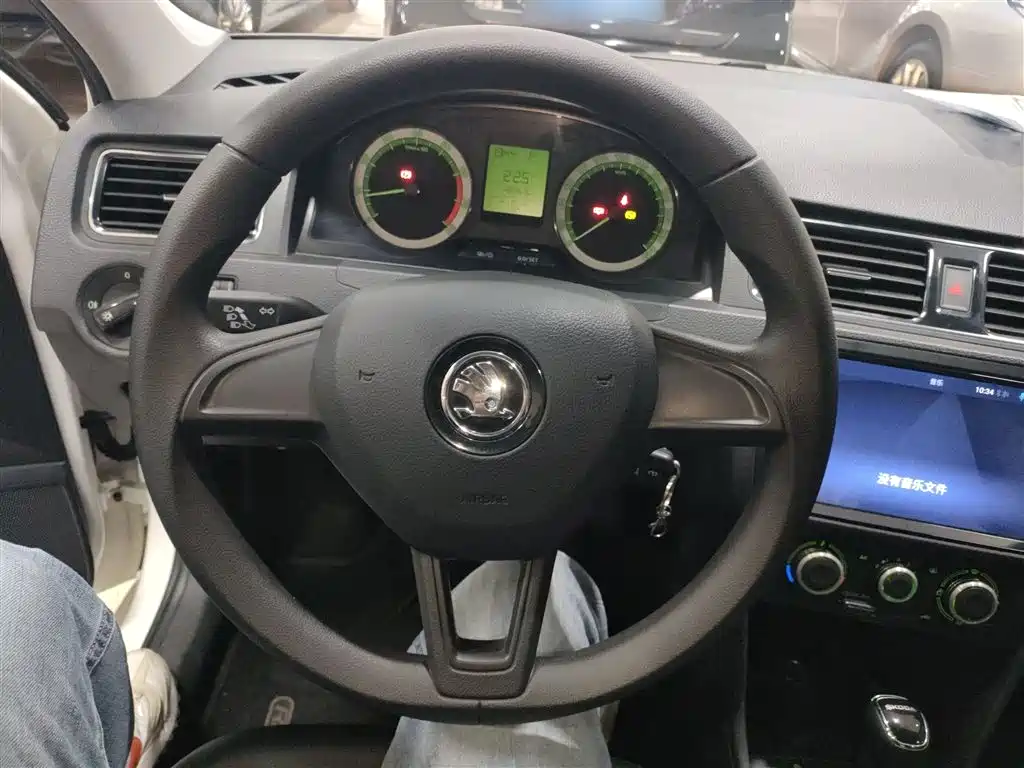 Škoda Rapid 2019 1.5L Automatic Standard Version фото 11
