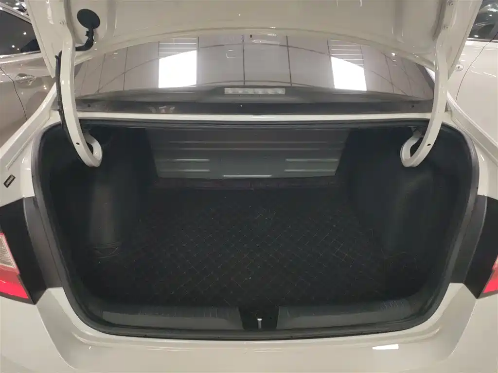 Škoda Rapid 2019 1.5L Automatic Standard Version фото 18
