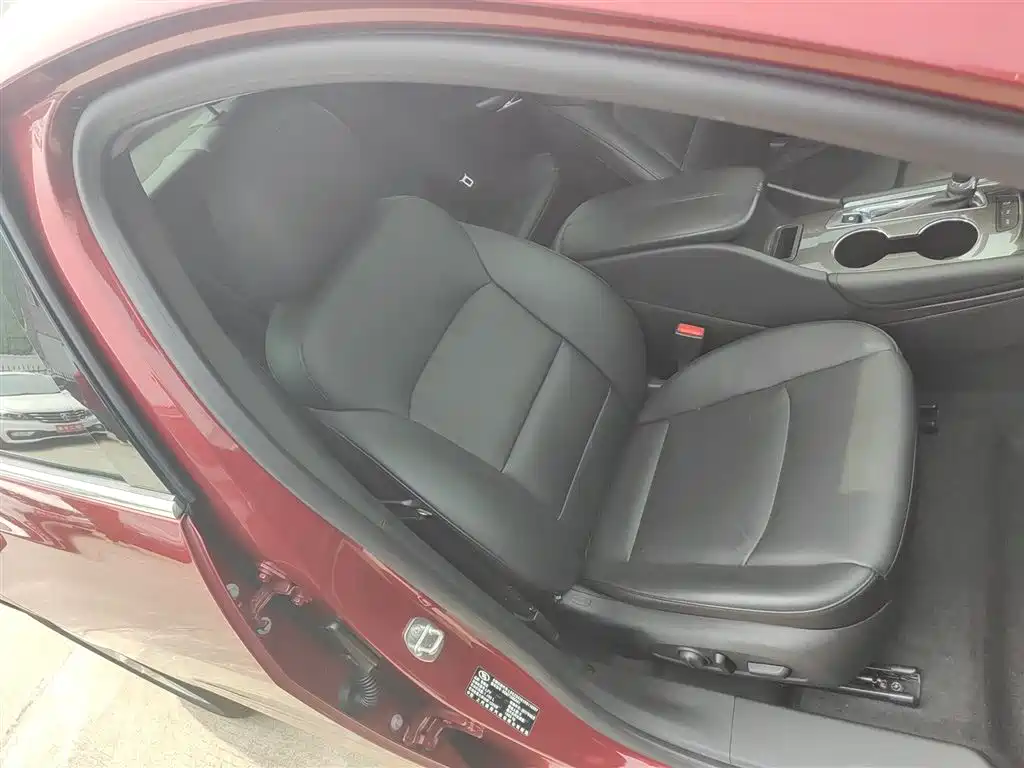 Chevrolet Malibu XL 2017 1.5T Auto Sport Edition фото 20