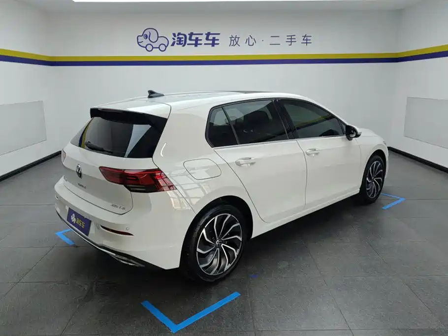 Volkswagen Golf 2023 Facelift 280TSI DSG Pro фото 3