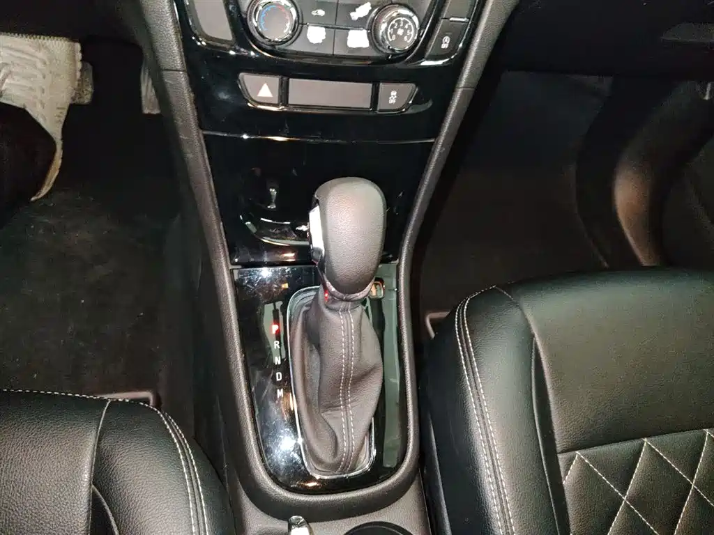 Buick Encore 2017 18T Automatic 2WD Urban Leading фото 10