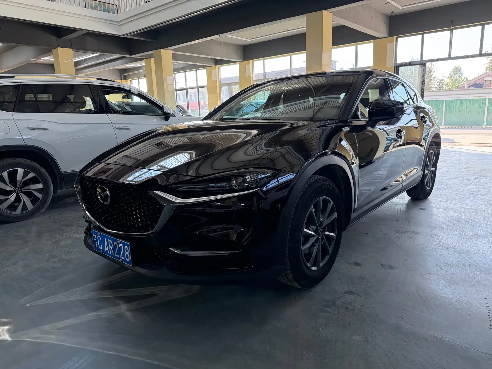 Фото 1 - Mazda CX-4
