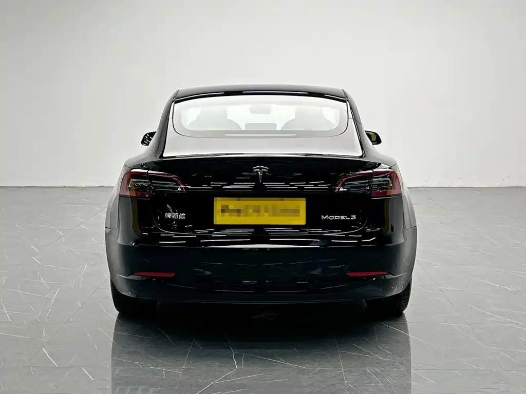Фото 5 - Tesla Model 3