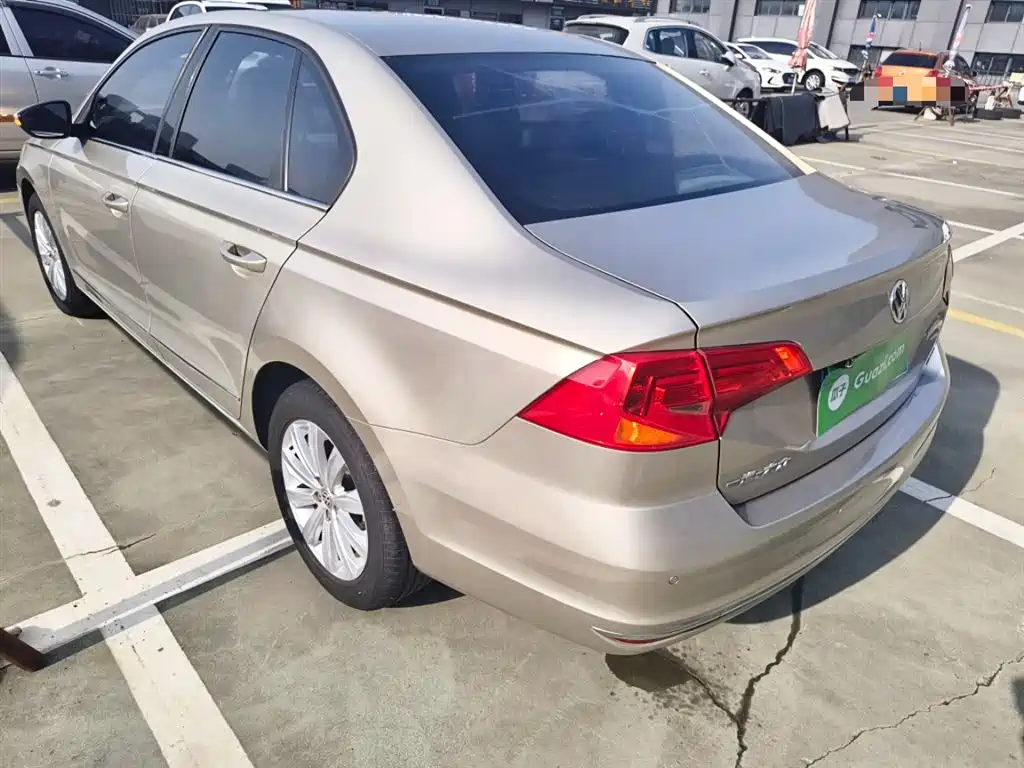 Volkswagen Bora 2017 1.6L Automatic Comfort фото 5