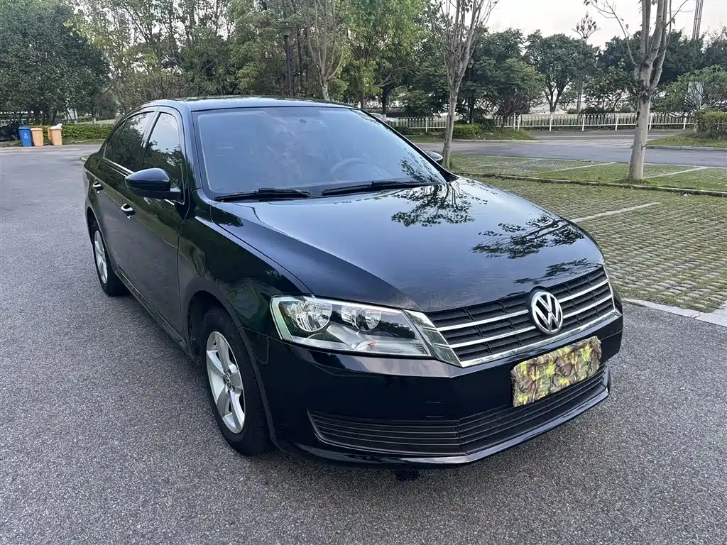 Volkswagen Lavida 2013 Facelift Classic 1.6L Automatic Trend фото 3
