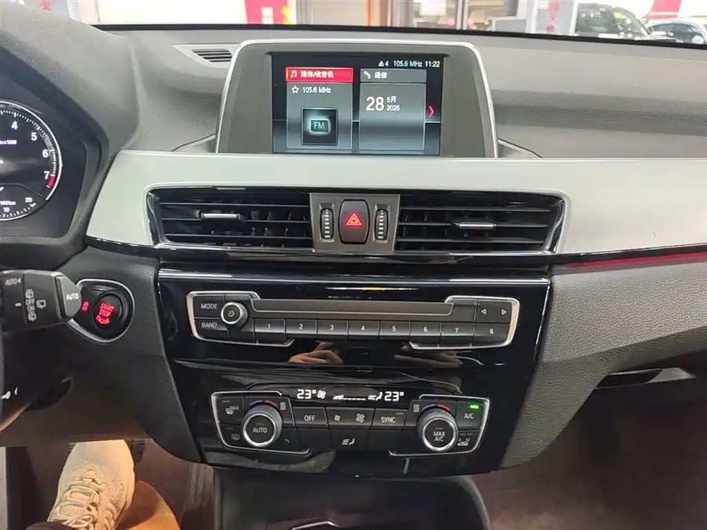 BMW X1 2019 sDrive20Li Leading Model фото 13