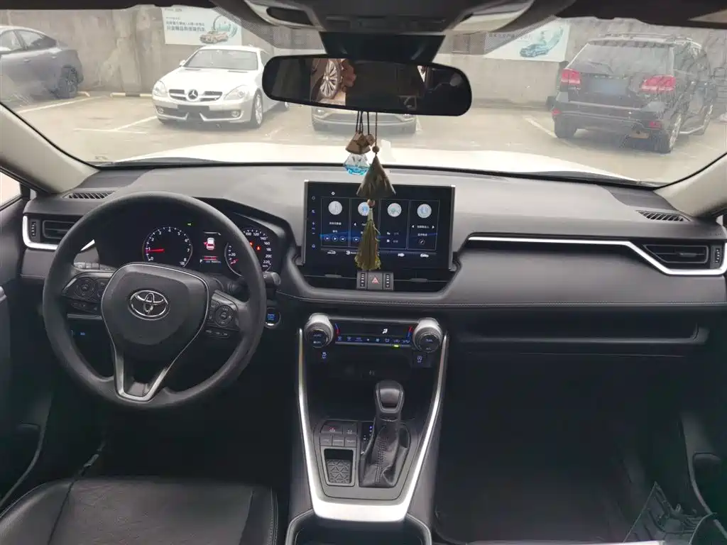 Toyota Wildlander 2020 2.0L CVT 2WD Luxury Edition фото 20