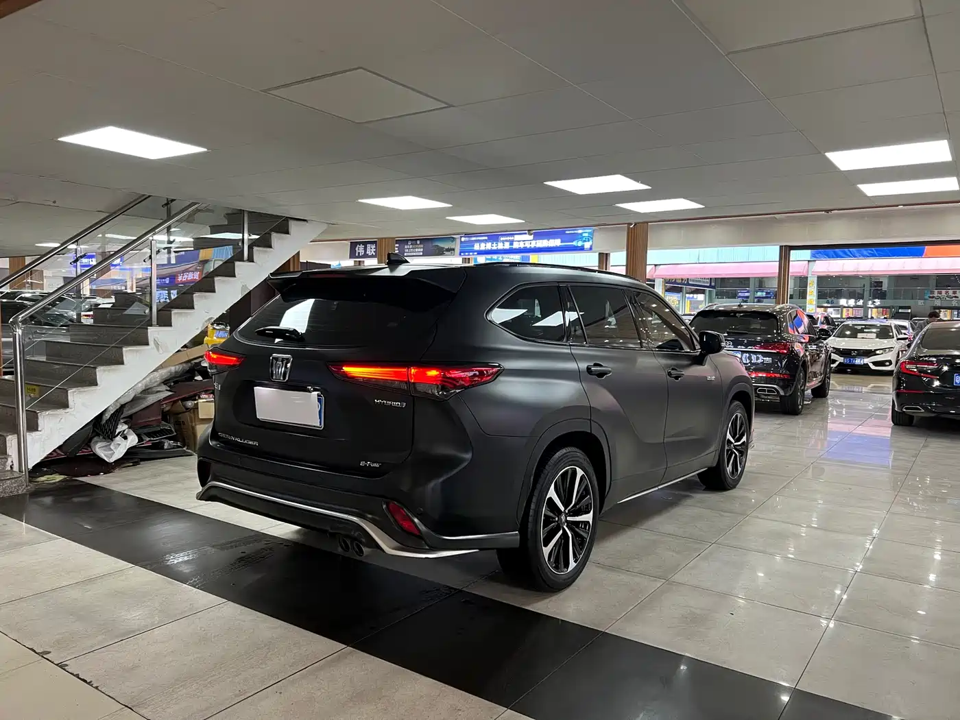 Toyota Crown Kluger 2023 2.5L HEV AWD Luxury Edition фото 9