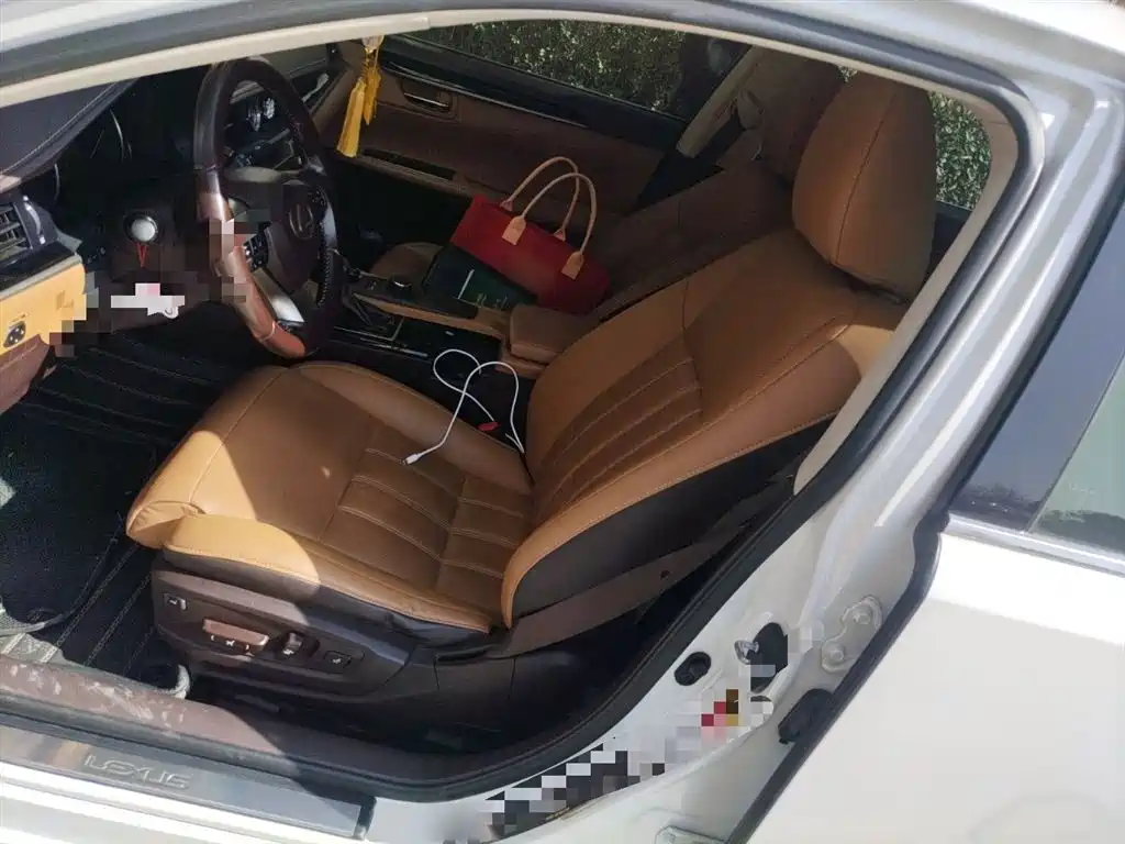 Lexus ES 2015 200 Elite Edition фото 11