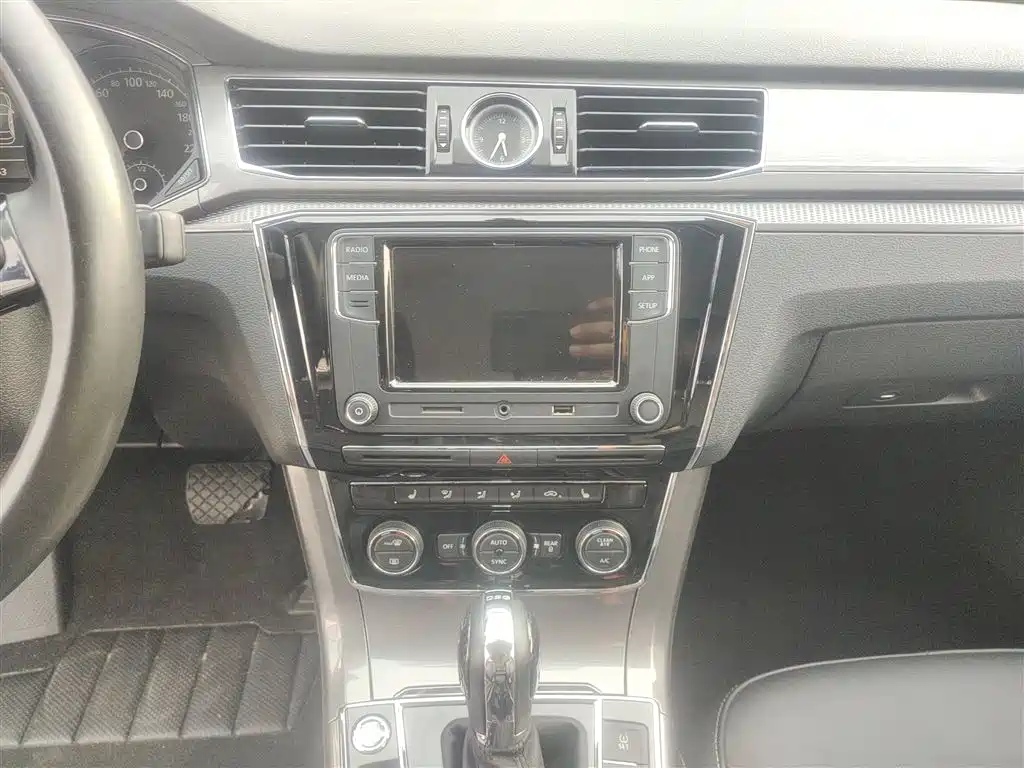 Volkswagen Passat 2017 280TSI DSG Prestige фото 13