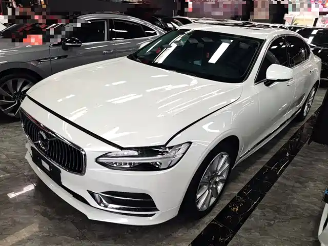 Volvo S90 2020 T5 Momentum Luxury Edition