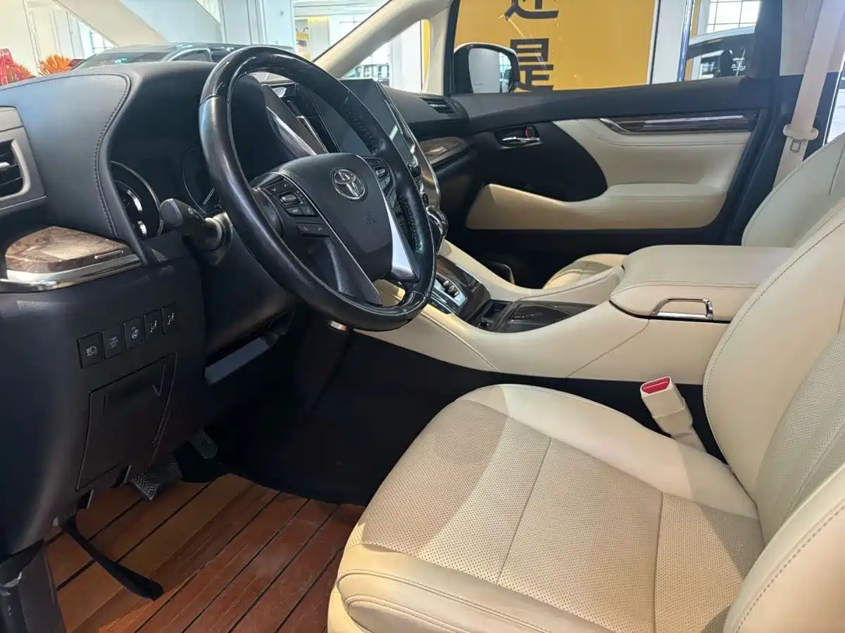 Toyota Alphard 2021 Hybrid 2.5L Ultimate фото 6