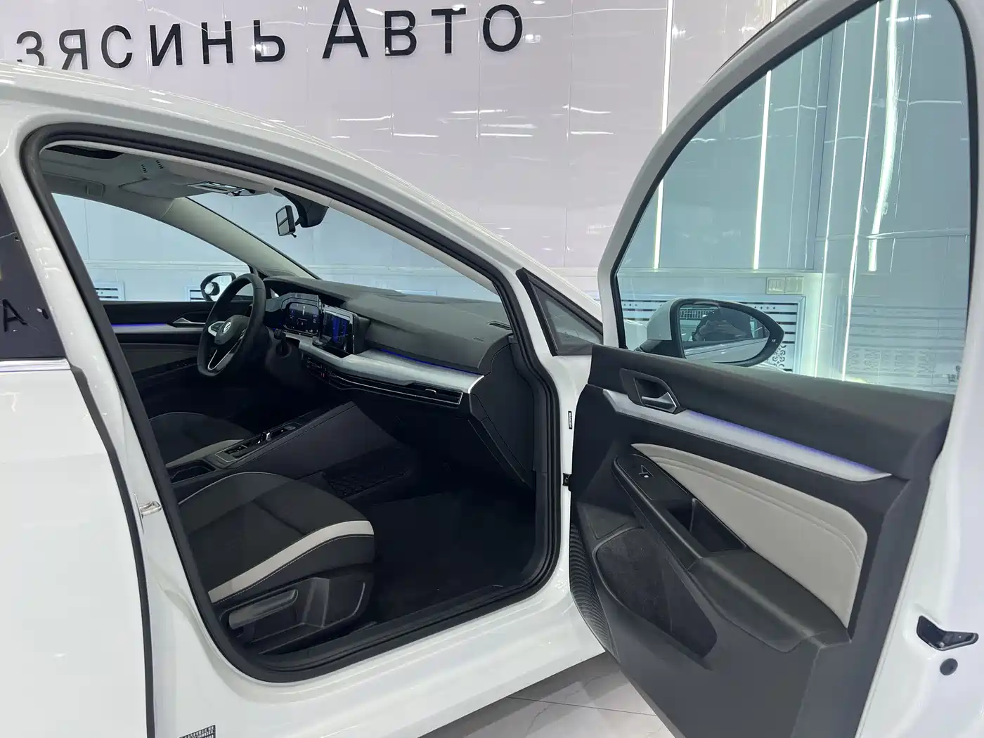 Volkswagen Golf 2023 280TSI DSG Pro фото 18