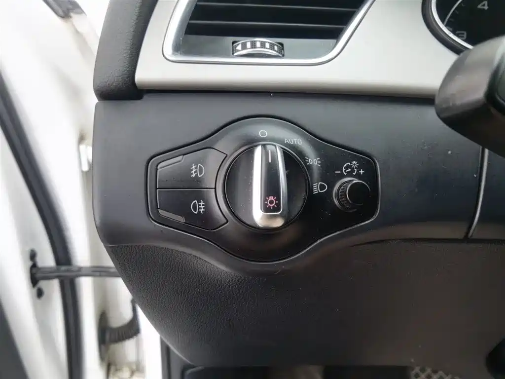 Audi A4L 2015 35 TFSI Auto Comfort фото 21