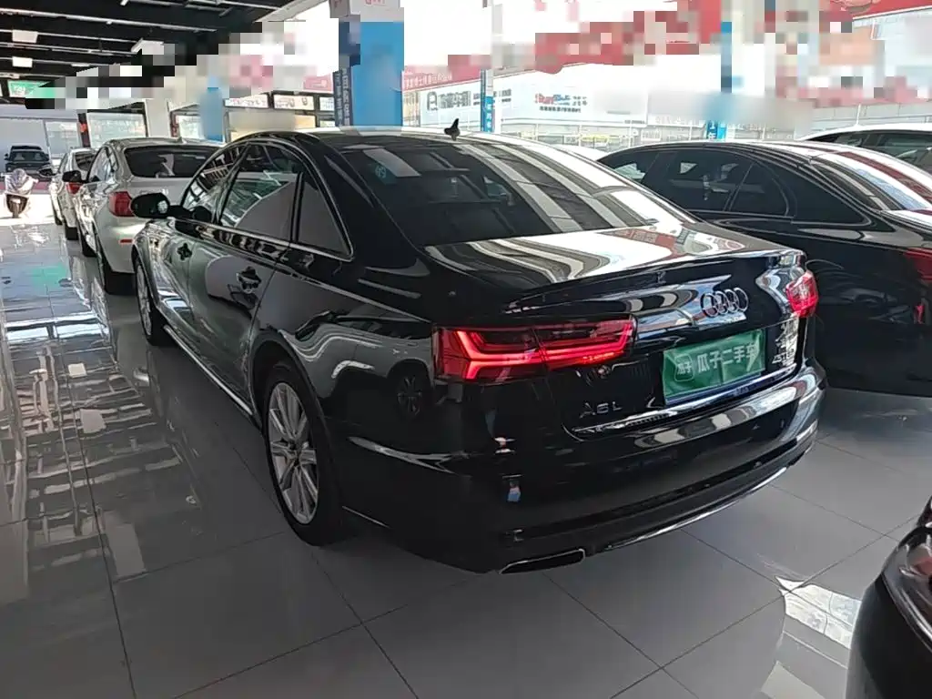 Фото 5 - Audi A6L