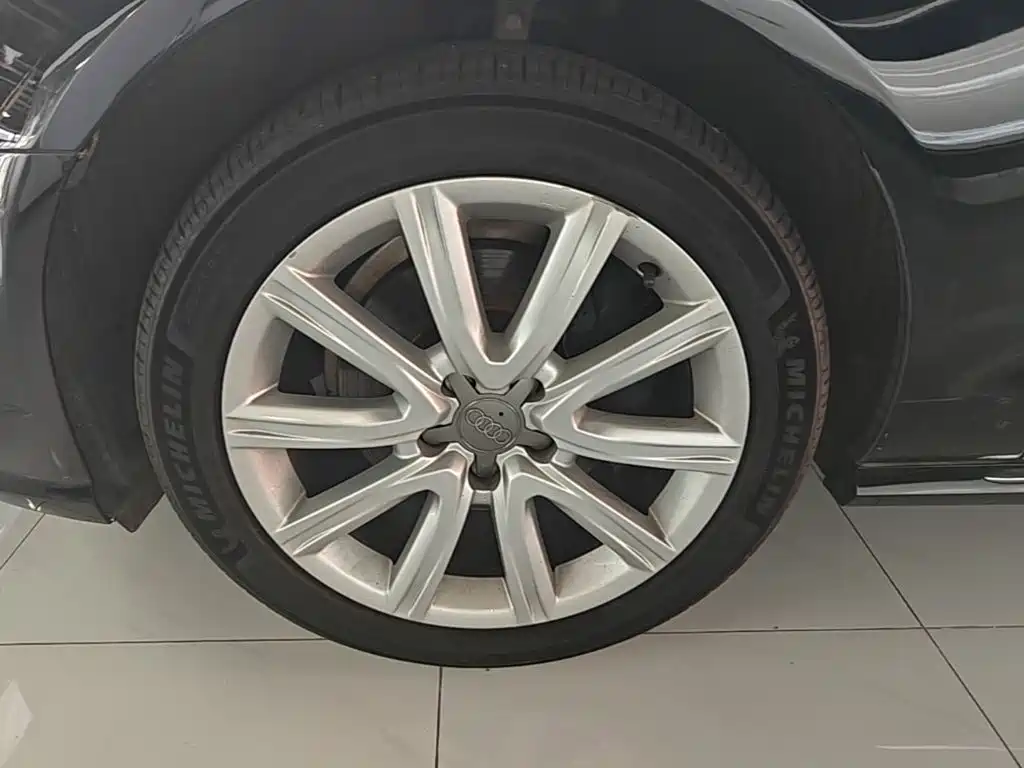 Фото 23 - Audi A6L