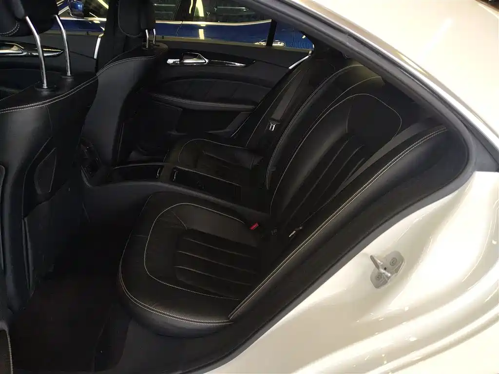 MERCEDES-BENZ CLS