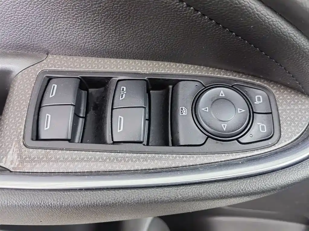 Chevrolet Malibu XL 2016 1.5T Dual-Clutch Ruichi Edition фото 9