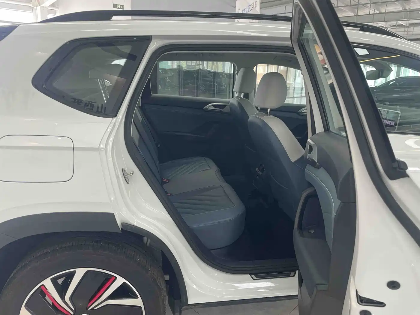 Volkswagen Tharu 2024 300TSI 2WD Moon Premium Edition фото 9