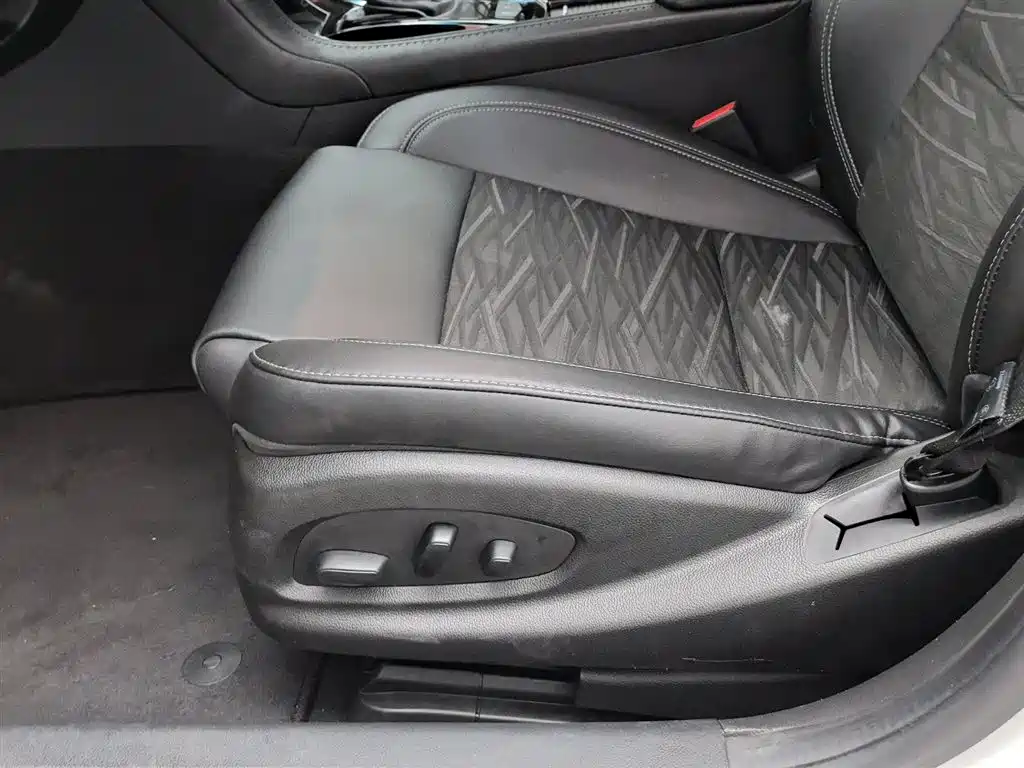Cadillac ATS-L 2017 28T Technology фото 20