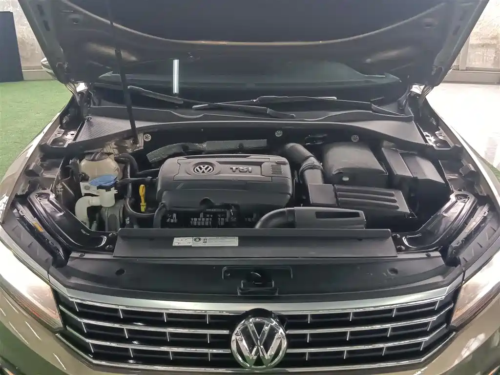 Volkswagen Passat 2016 330TSI DSG Honor Edition фото 20