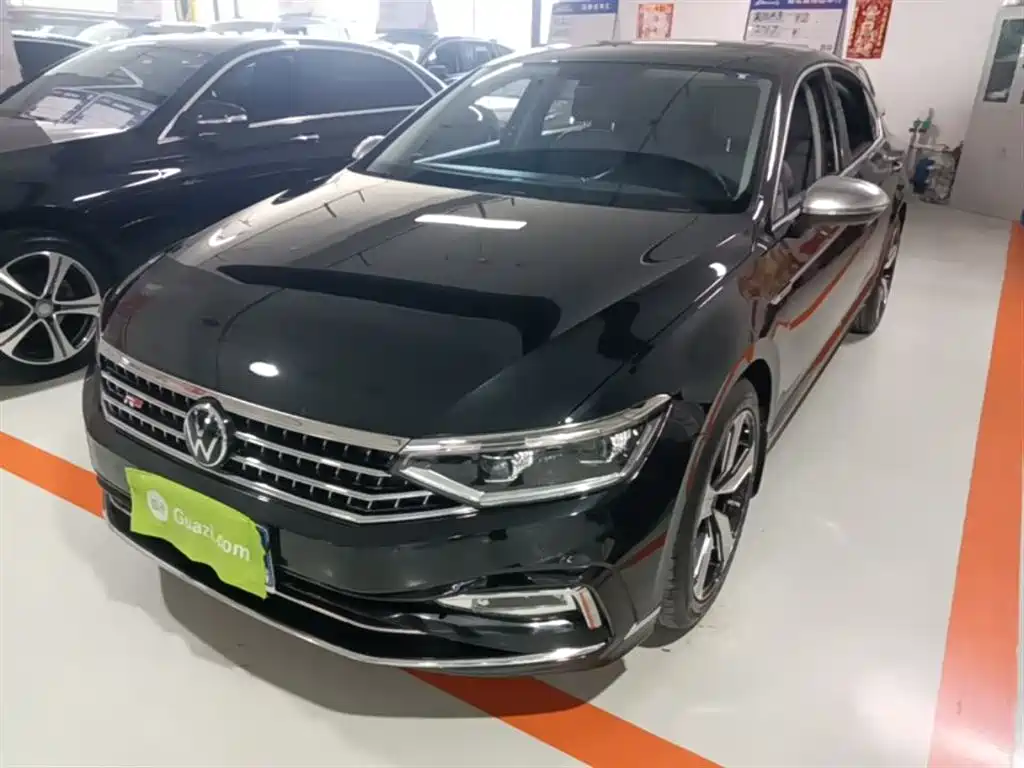 Volkswagen Magotan 2023 2 Million Units Anniversary Edition 330TSI DSG Leading Type