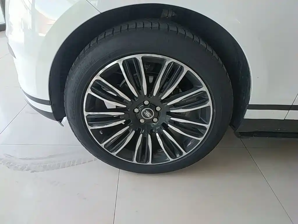 Фото 23 - Land Rover Range Rover Velar