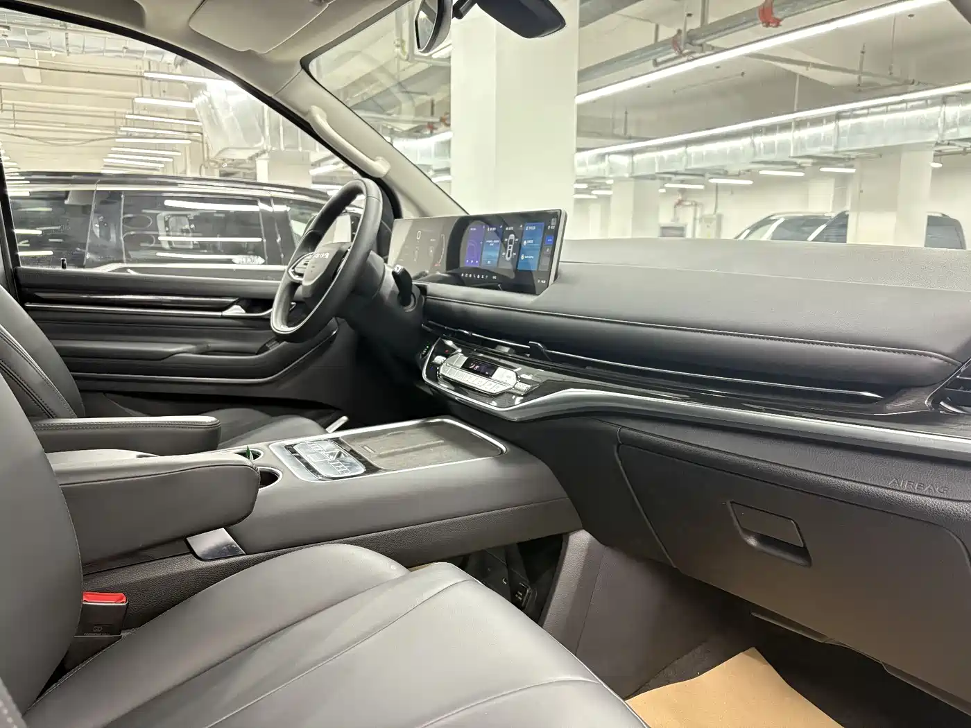 SAIC Maxus Maxus G10 2025 MAX 2.0T Automatic Flagship Edition Gasoline 7-Seater фото 7