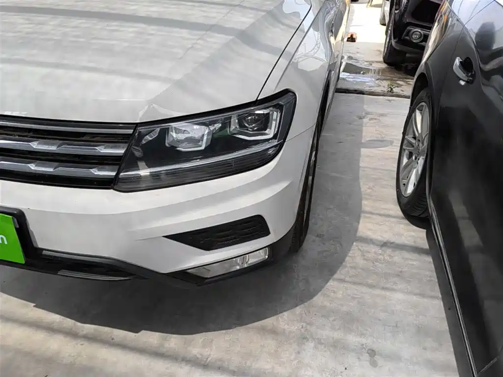 Volkswagen Tiguan L 2018 330TSI Automatic 2WD Trend Edition фото 18