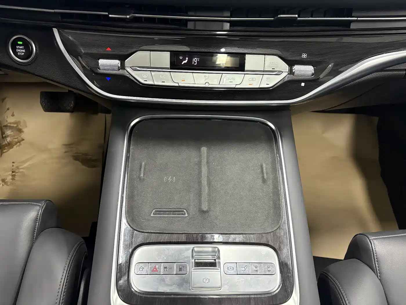 SAIC Maxus Maxus G10 2025 MAX 2.0T Automatic Flagship Edition Gasoline 7-Seater фото 13