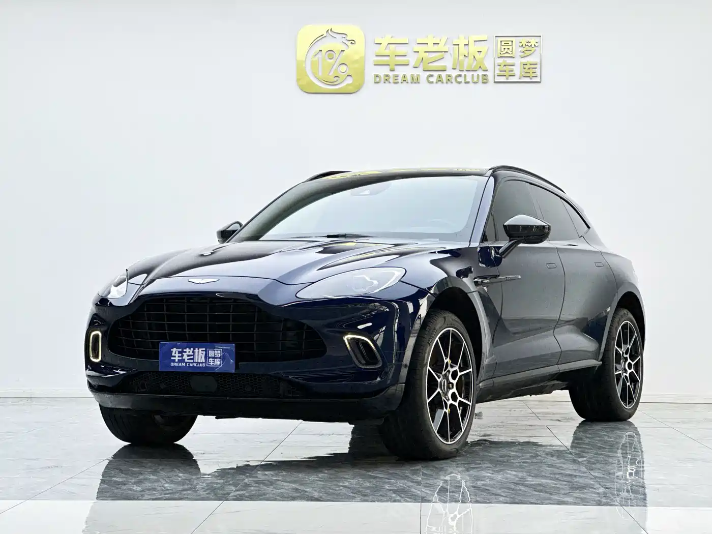 Aston Martin DBX 2022 4.0T V8