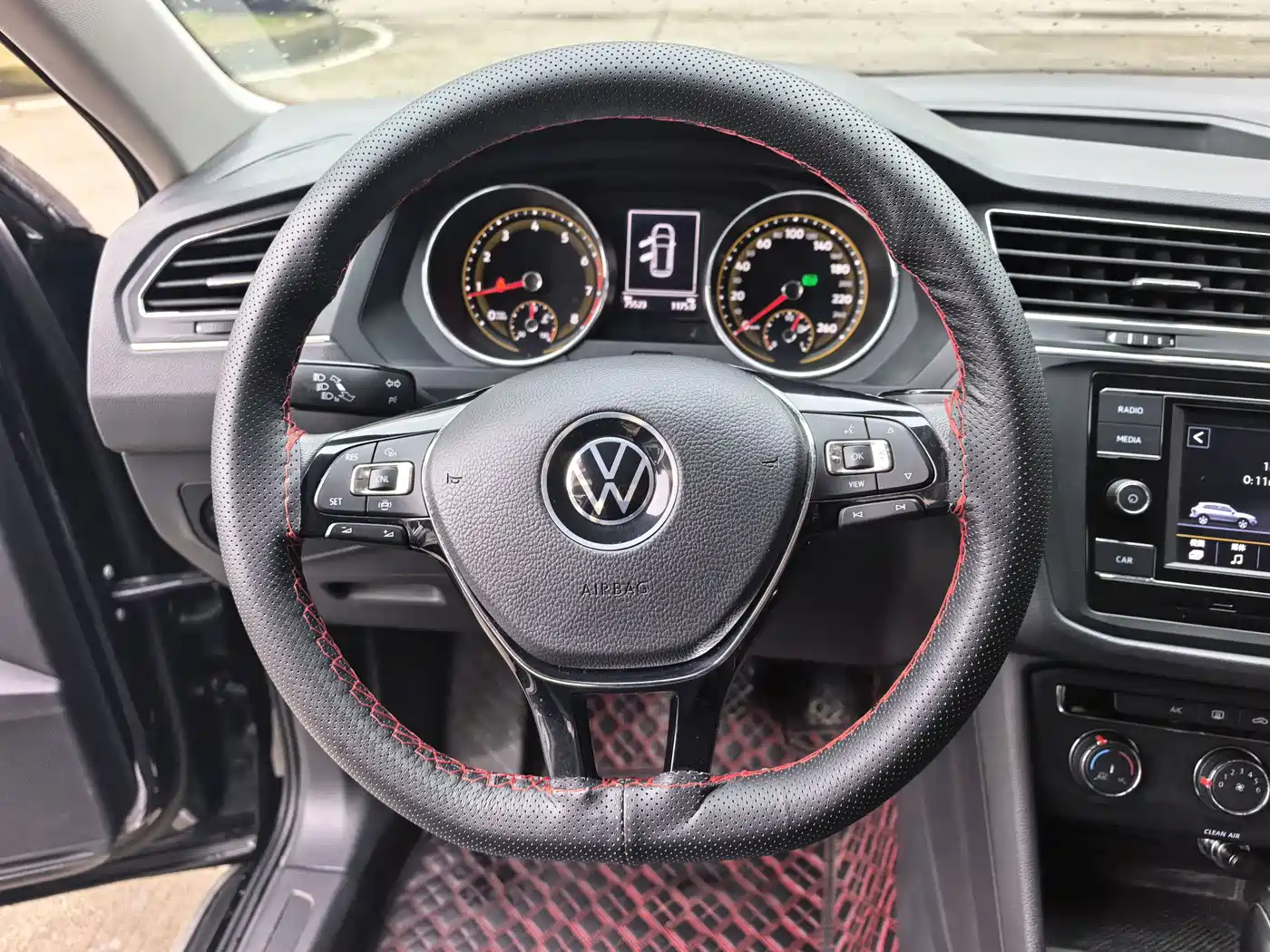 Volkswagen Tiguan L 2021 330TSI Automatic 2WD Comfort фото 8