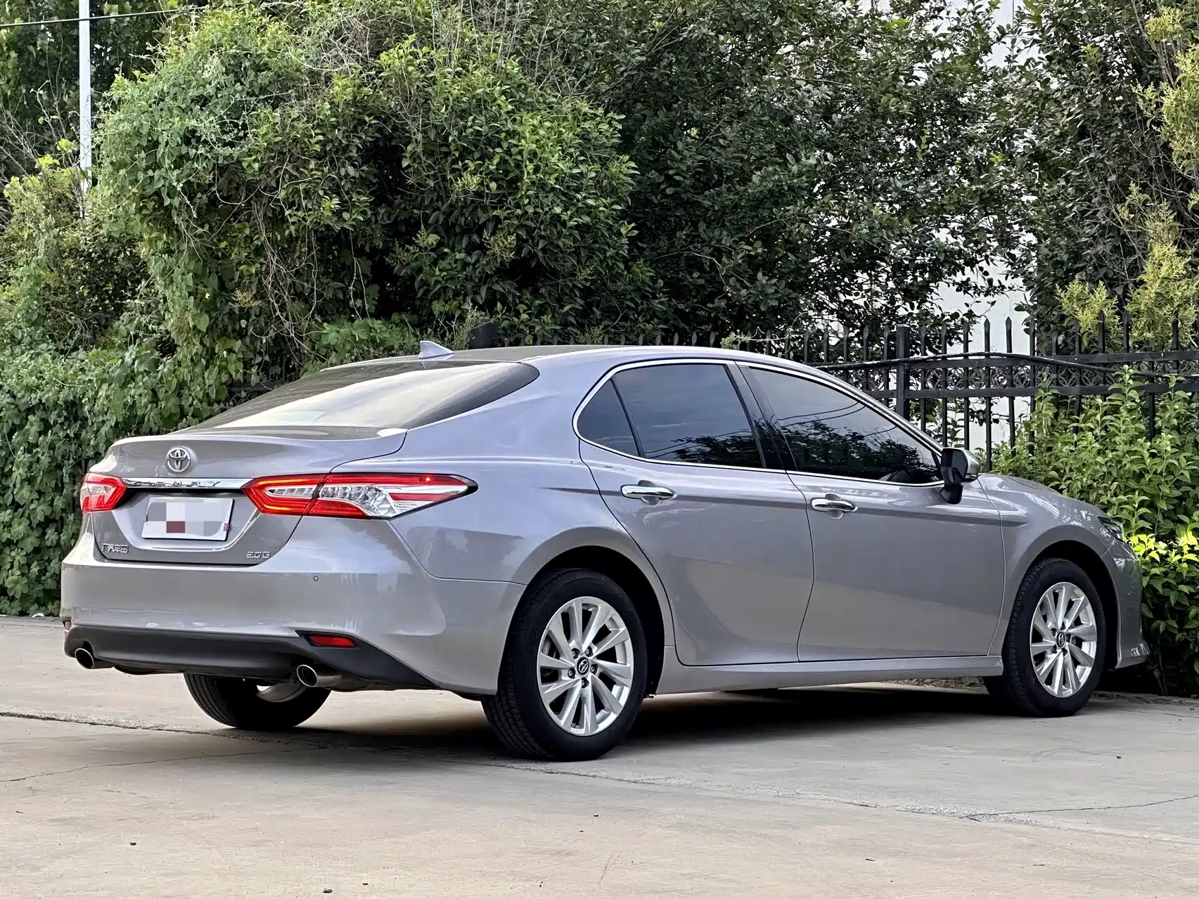 Фото 9 - Toyota Camry