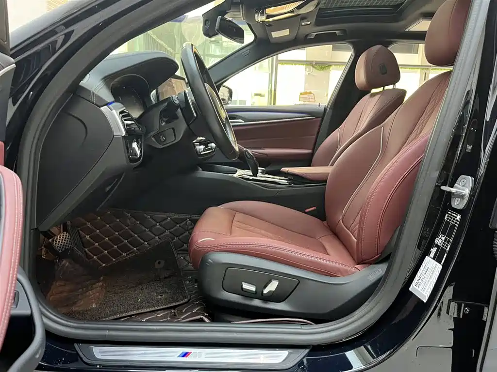 BMW 5 Series 2022 530Li Leading M Sport Package фото 13