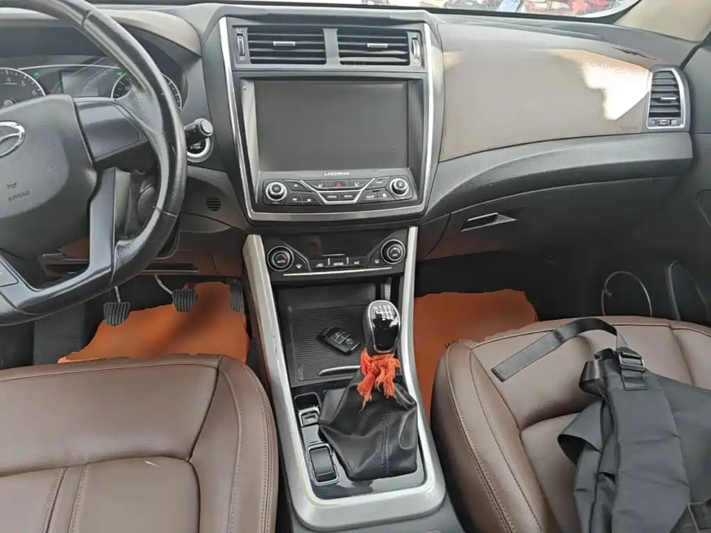 Landwind X5 2017 2016 Plus 1.5T Manual Pioneer Edition