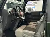Photo 8 - Jeep Wrangler