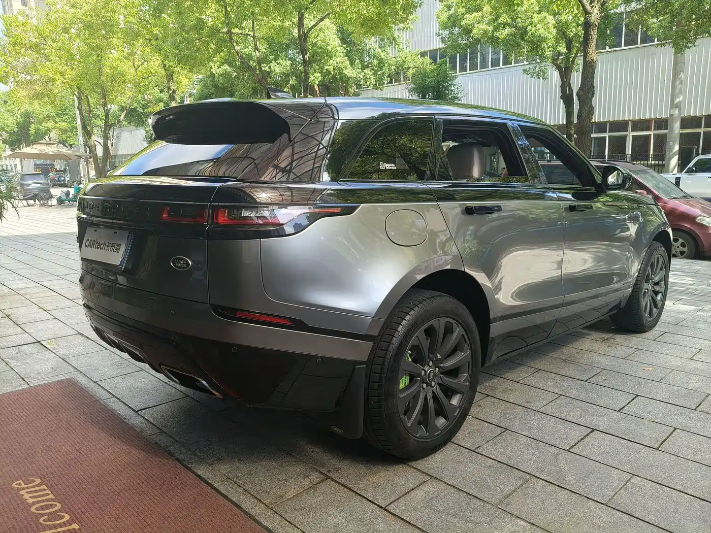 Фото 12 - Land Rover Range Rover Velar