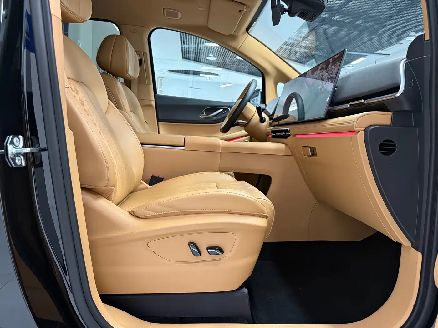 Voyah Auto Voyah Dreamer 2025 PHEV 4WD Kunpeng Premium Edition фото 10