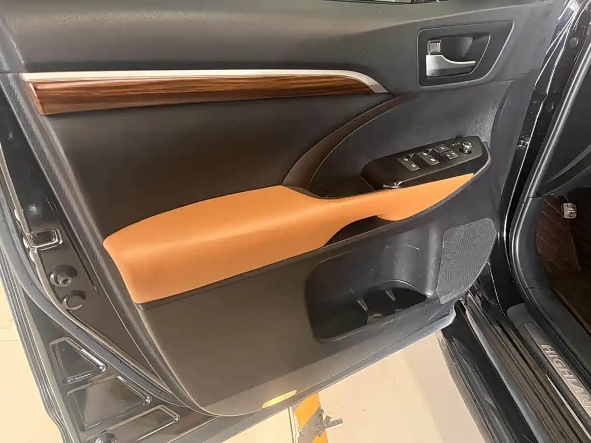Toyota Highlander 2021 2.0T AWD Knight 7-Seater фото 8
