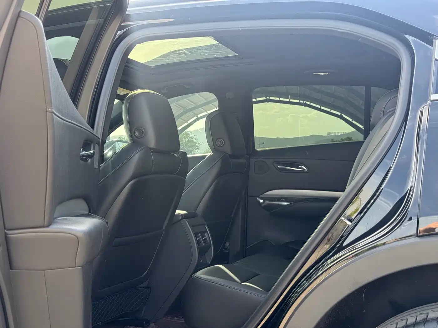 Cadillac XT4 2021 28T FWD Premium Edition фото 8