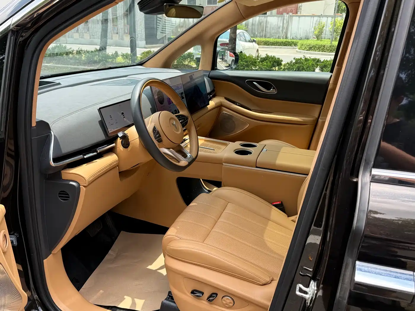 Voyah Auto Voyah Dreamer 2025 PHEV AWD Flagship Kunpeng Edition фото 9