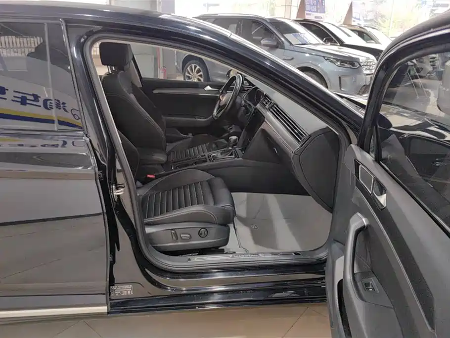 Volkswagen Magotan 2020 330TSI DSG Leading фото 8