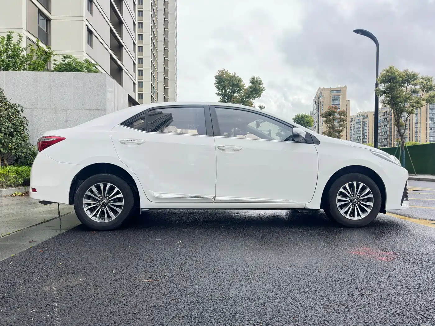 Toyota Corolla 2017 Facelift 1.2T S-CVT GL-i фото 4