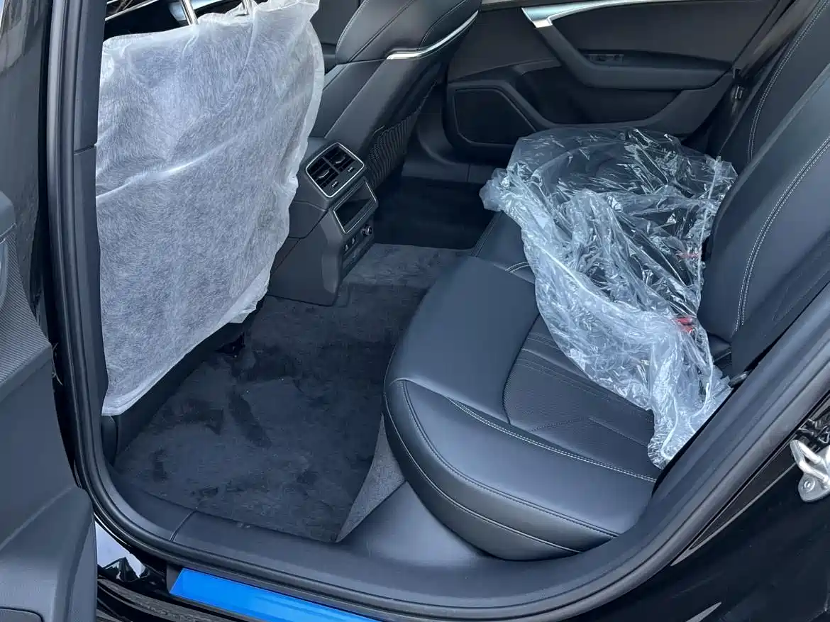 Audi A6L 2025 40 TFSI Luxury Sport фото 7