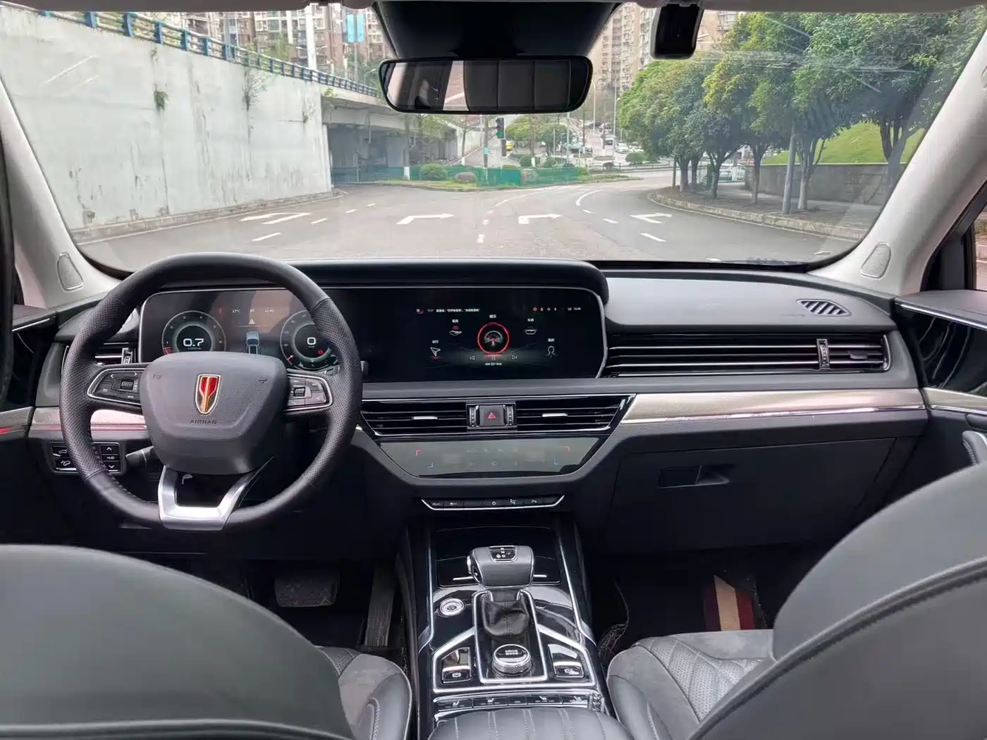 Hongqi HS5 2022 Facelift 2.0T Smart Flag Enjoyment Edition фото 5