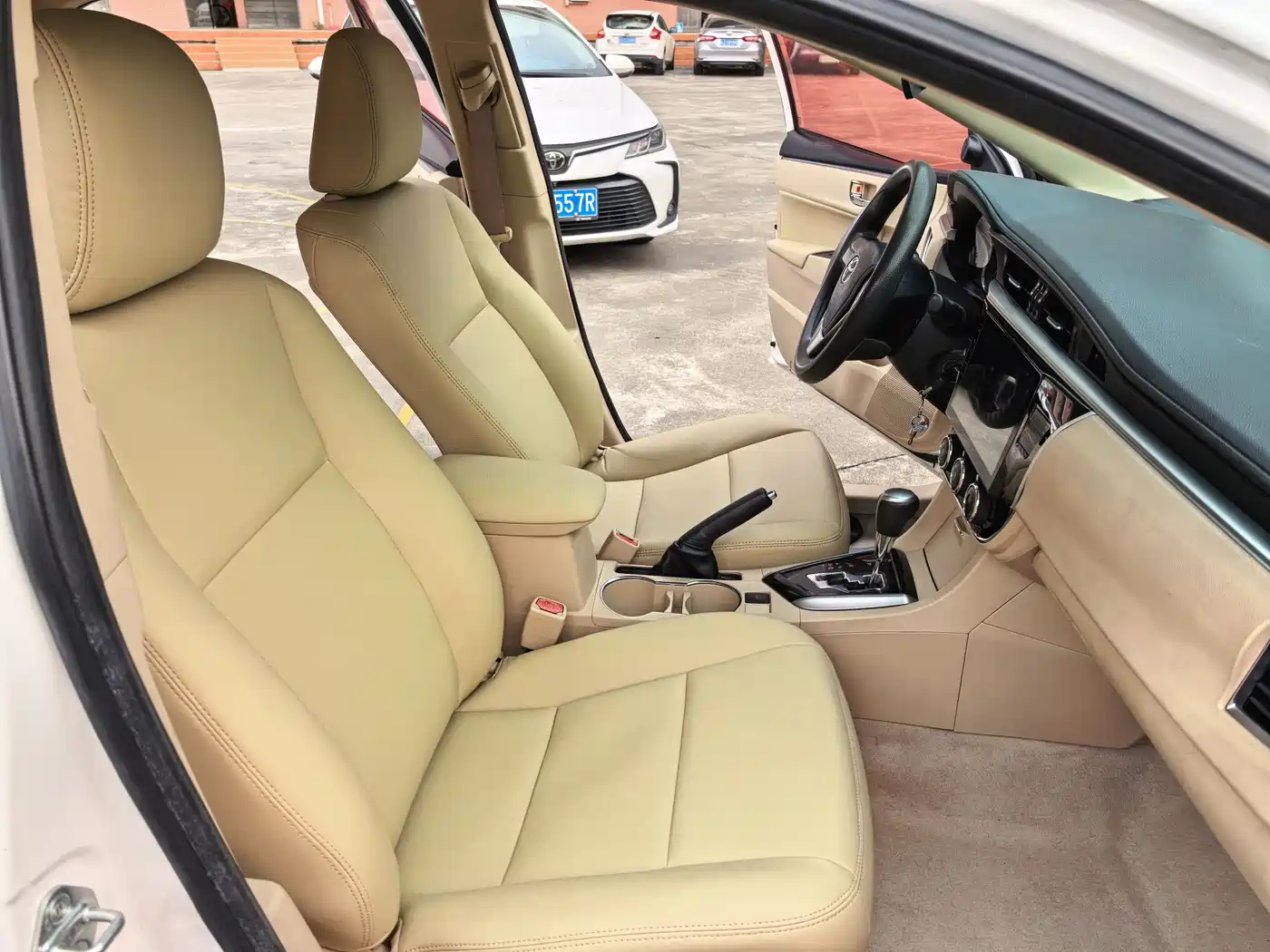 Toyota Corolla 2014 1.6L CVT GL фото 12
